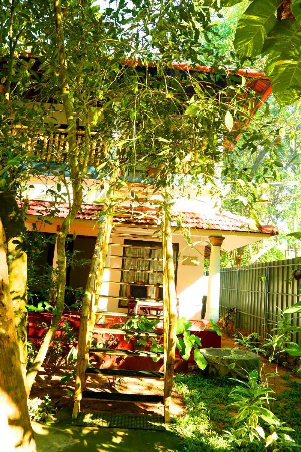 Ferienwohnung Marari John'S Beach Mararikulam Exterior foto
