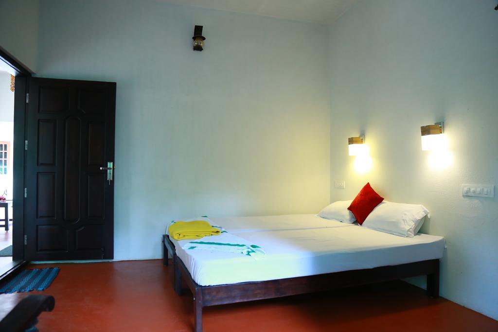 Ferienwohnung Marari John'S Beach Mararikulam Exterior foto