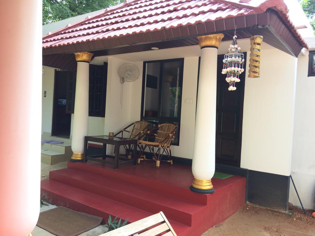 Ferienwohnung Marari John'S Beach Mararikulam Exterior foto
