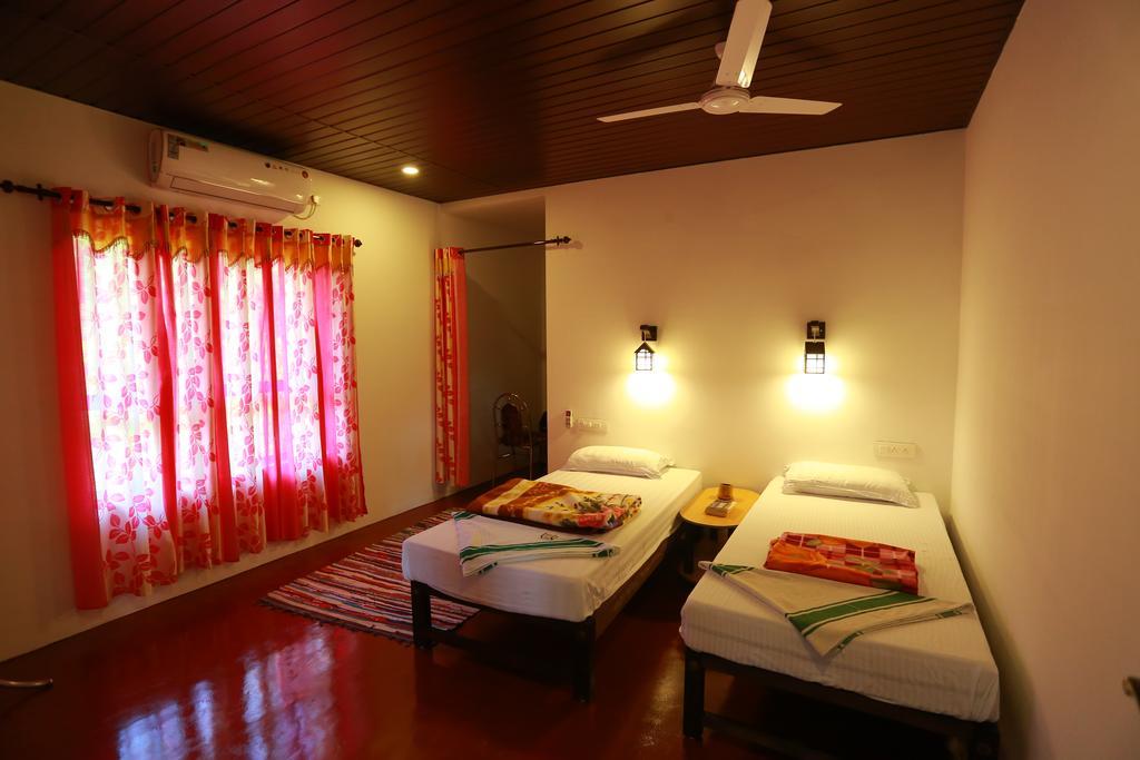 Ferienwohnung Marari John'S Beach Mararikulam Exterior foto