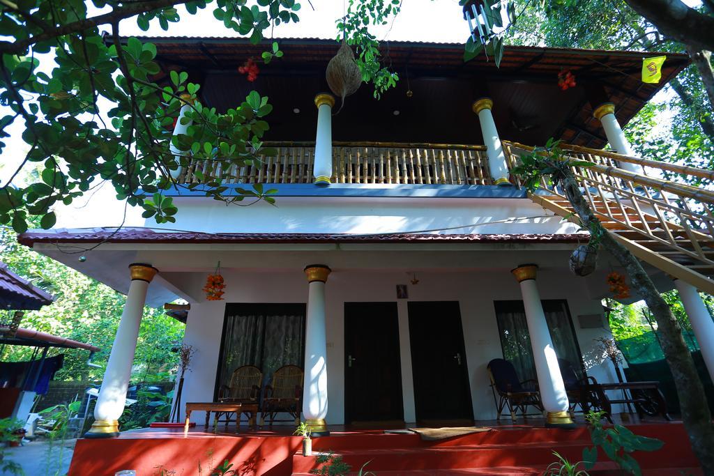 Ferienwohnung Marari John'S Beach Mararikulam Exterior foto