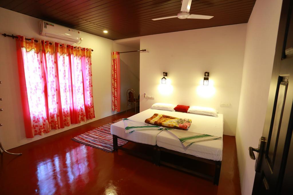 Ferienwohnung Marari John'S Beach Mararikulam Exterior foto